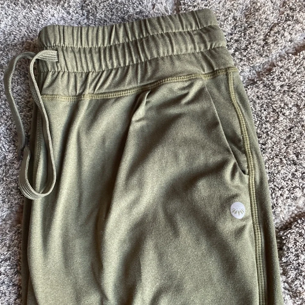Senita • Weekend Joggers - Picture 2 of 5